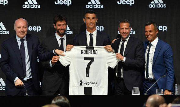 1630114139761074117.jpg Cristiano-Ronaldo-1534596.jpg
